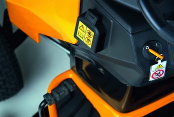 Садовый трактор аккумуляторный Cub Cadet  XT2 ES107 - фото 8286